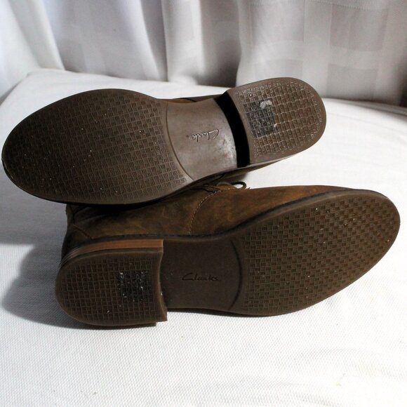 CLARKS Collection Camzin Grace Brown Leather Chukka Desert Ankle Boots, Size 12 - Picture 8 of 9